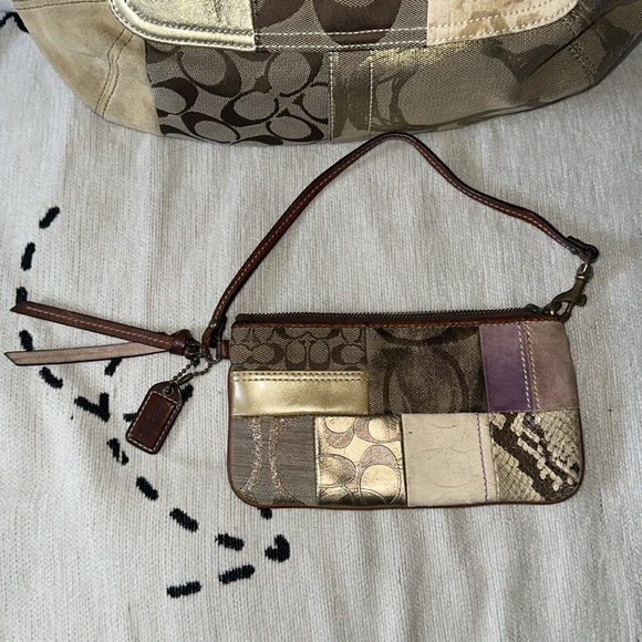 Coach patchwork hobo handbag and Wristlet Vintage set - Picture 6 of 14